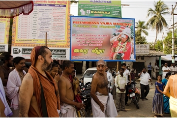 Procession along the Raja Veedhis