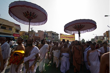 Procession along the Raja Veedhis