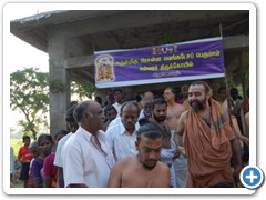 10. His Holiness at the Perumal temple in Sirupinayur