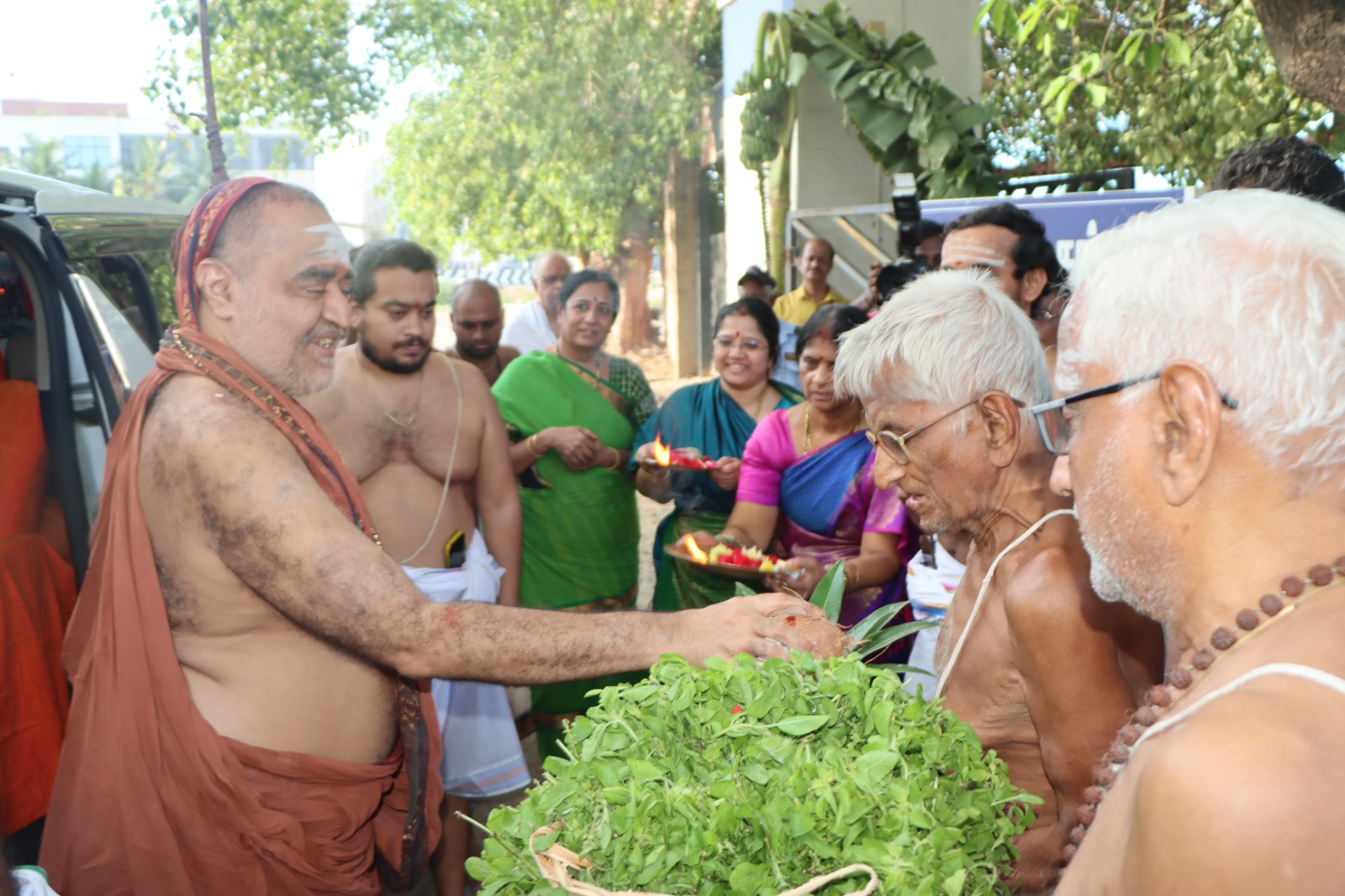 Pujya Shankaracharya blesses new buildings in Sankara School and Ayurveda College at Nazarathpet