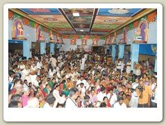 Devotees assembled in the Navaratri Mandapam
