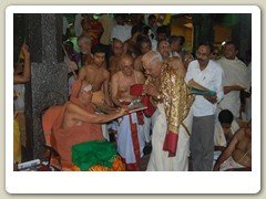 His Holiness conferring the Asthana Vidwan Title