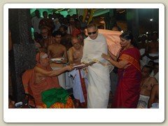 His Holiness conferring the Asthana Vidwan Title