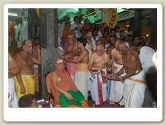 His Holiness conferring the Asthana Vidwan Title